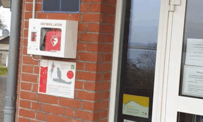 Defibrillator verfügbar